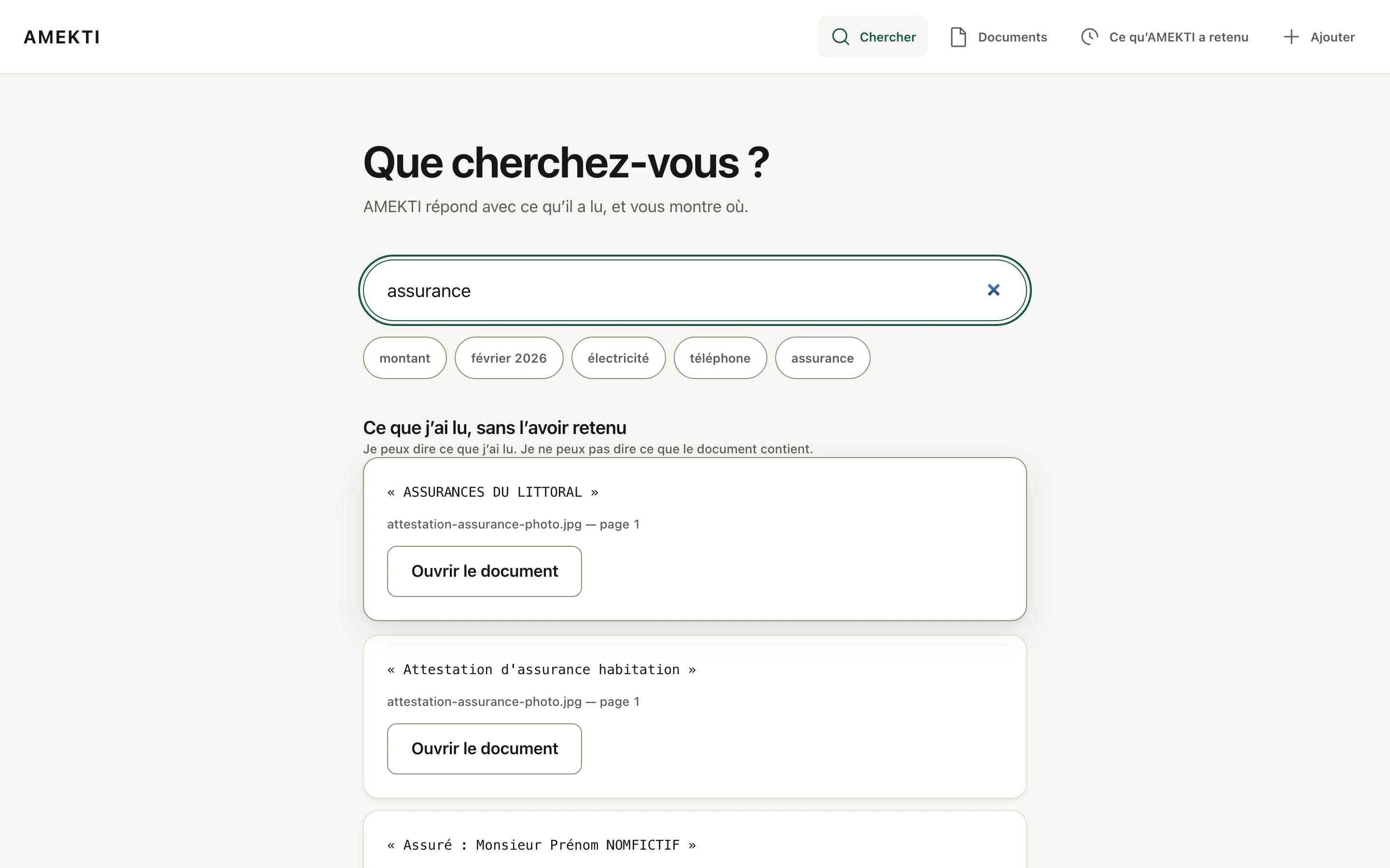 L’écran de recherche d’AMEKTI affichant les passages lus qui correspondent à la question posée, chacun rattaché à son document et à sa page.
